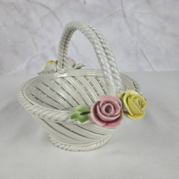 Nuova Capodimonte Porcelain Basket with Pink & Yellow Flowers Vintage Italy - Picture 6 of 14